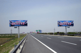 内蒙古广告牌在高速公路上的安装及安全防患问题